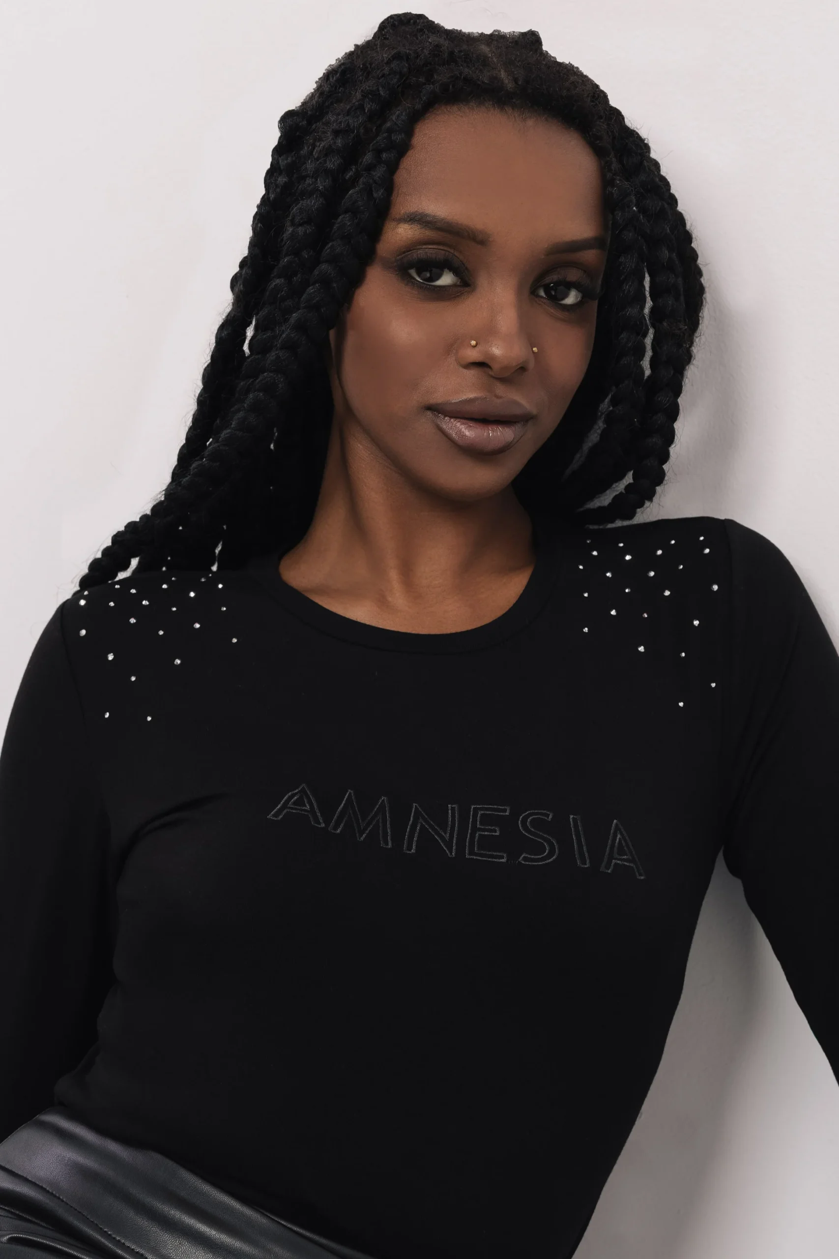 Héra Szórt Köves Felső Fekete