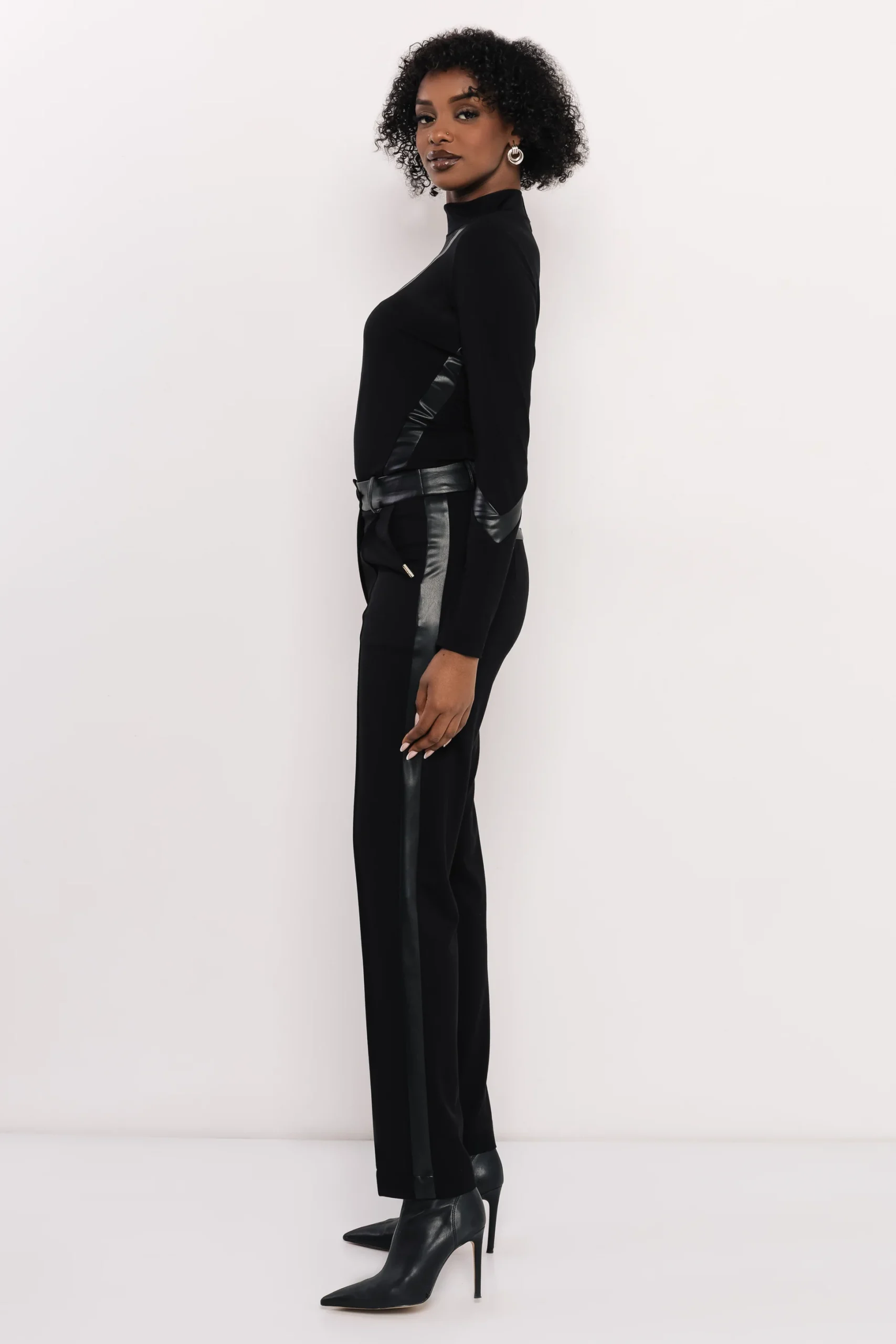 Zuky Bőrbetétes Nadrág Fekete