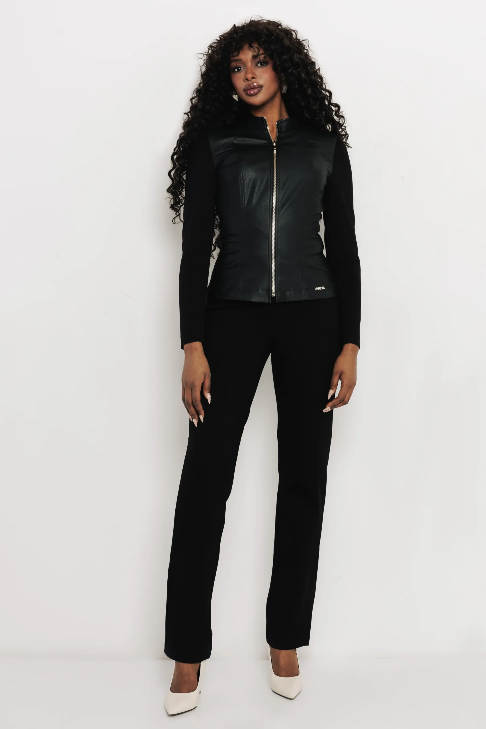 Labelly Zakó Fekete