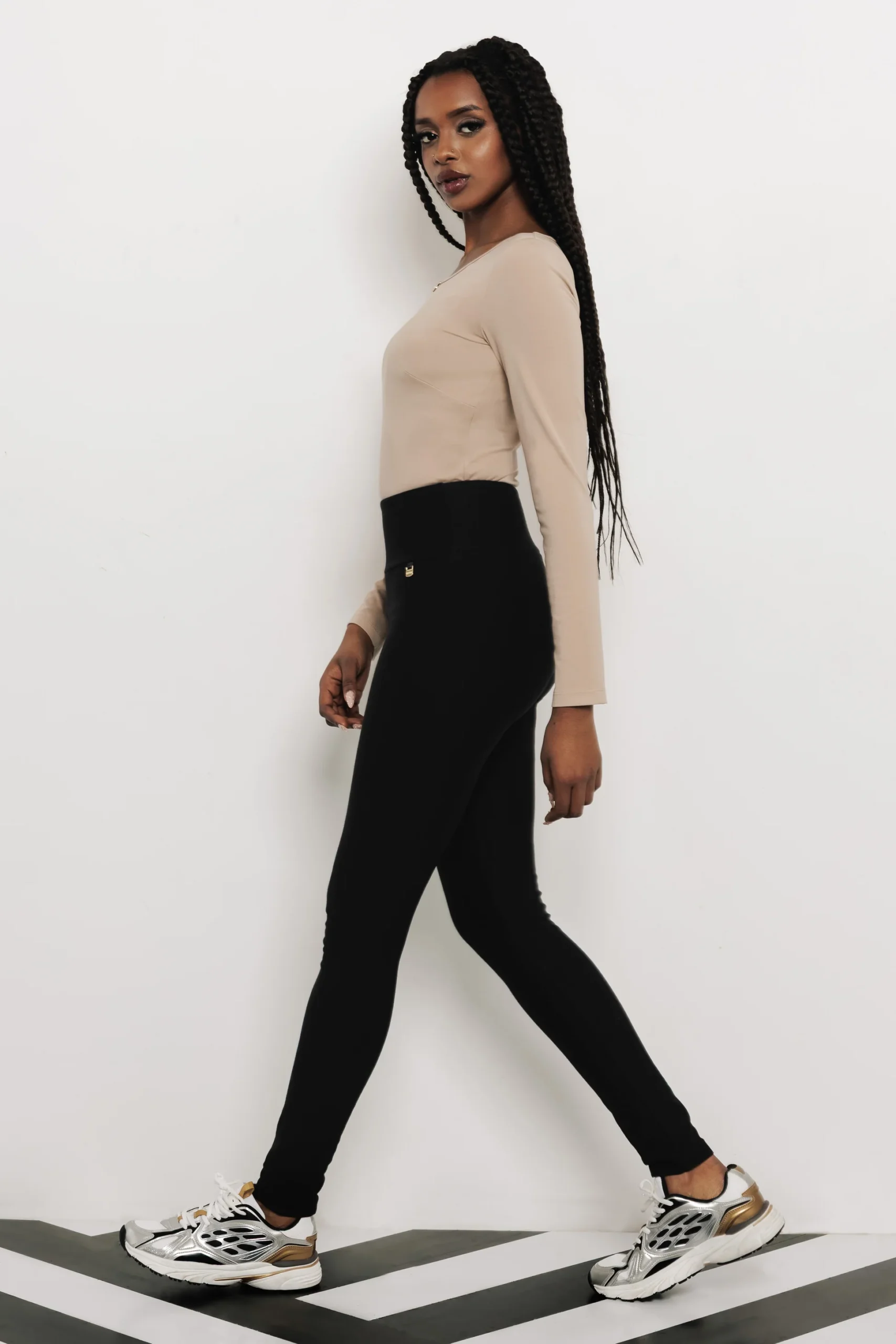 Gariga Vékony Punto Nadrág Fekete